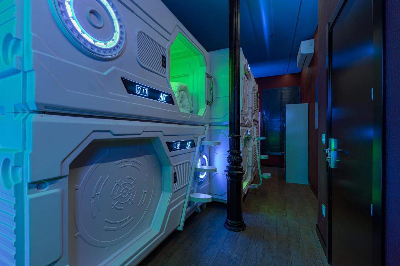 Art Seven Hostel Capsules Madri Exterior foto