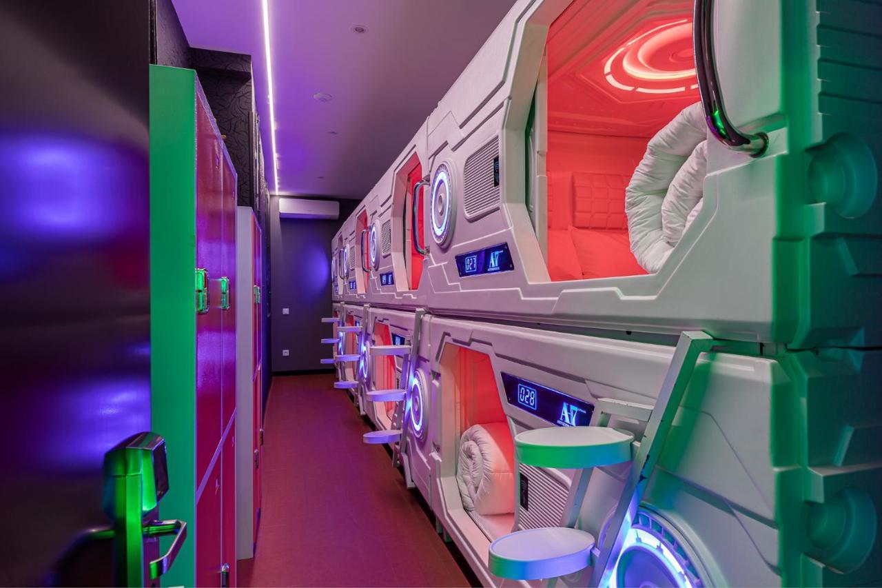 Art Seven Hostel Capsules Madri Exterior foto