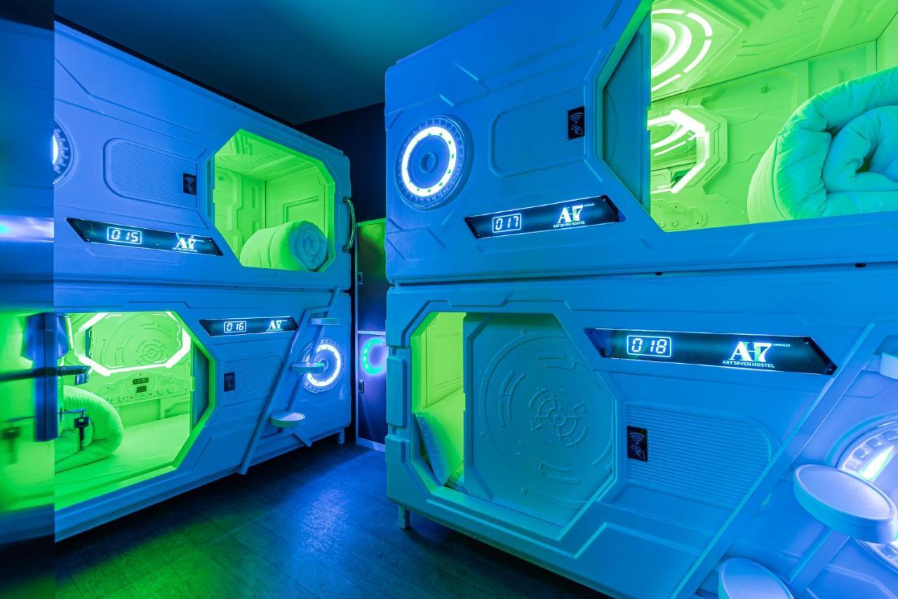 Art Seven Hostel Capsules Madri Exterior foto
