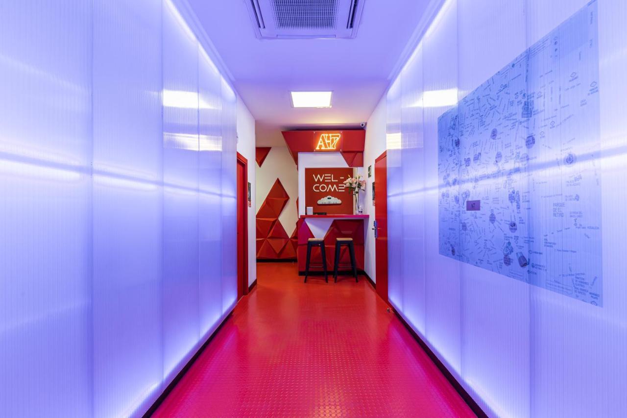 Art Seven Hostel Capsules Madri Exterior foto