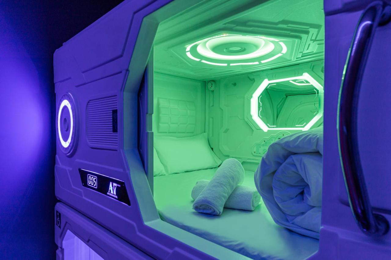Art Seven Hostel Capsules Madri Exterior foto
