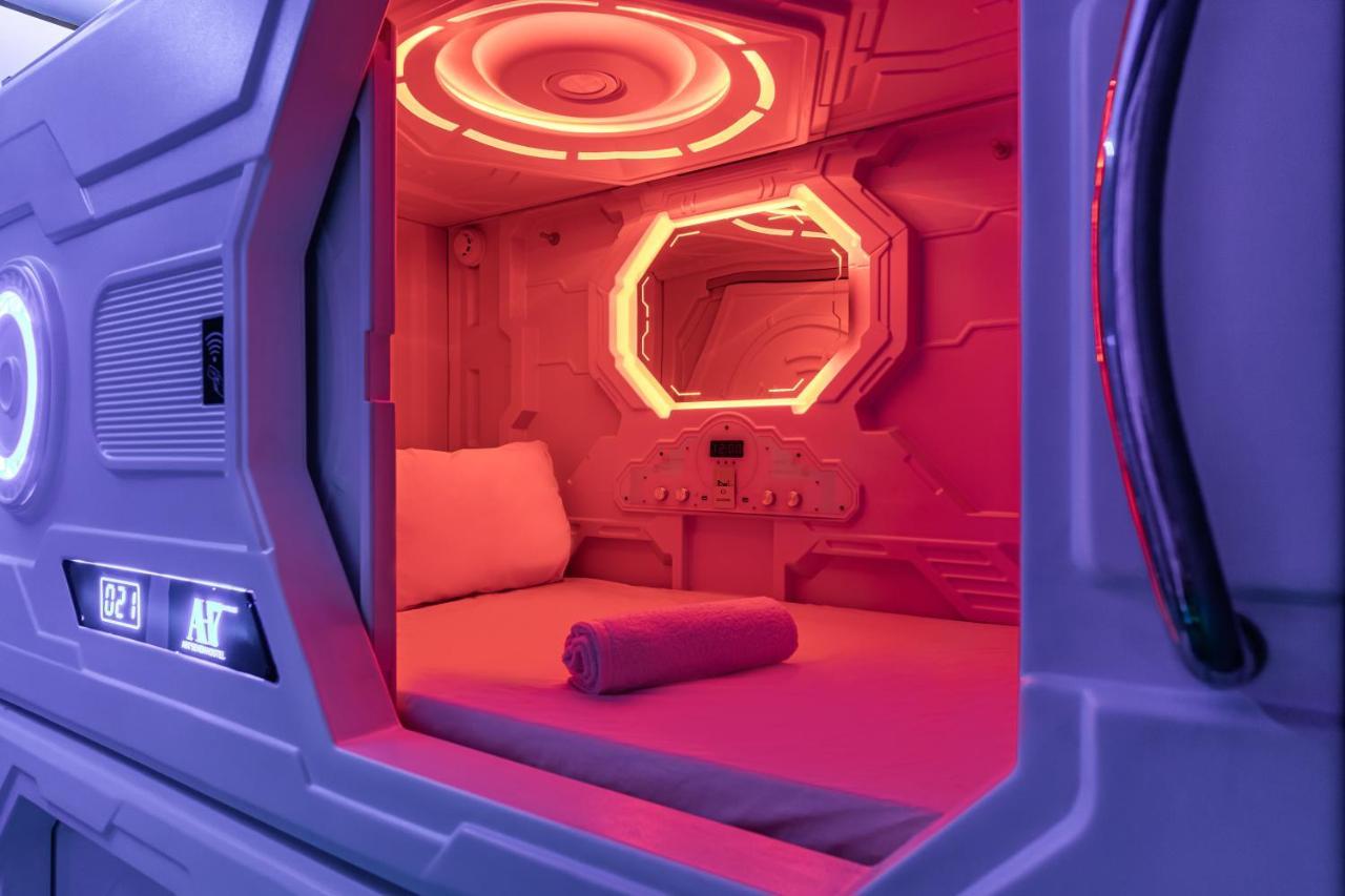 Art Seven Hostel Capsules Madri Exterior foto