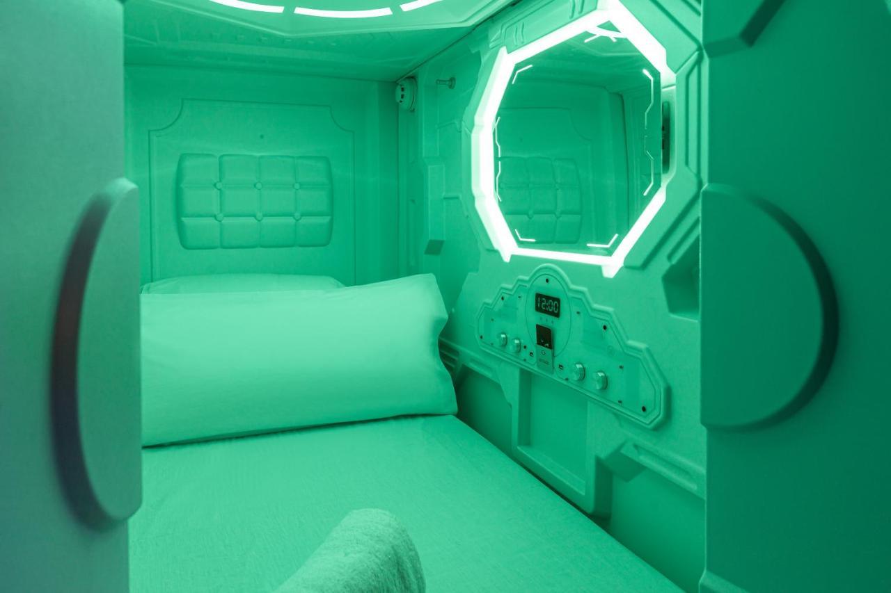 Art Seven Hostel Capsules Madri Exterior foto
