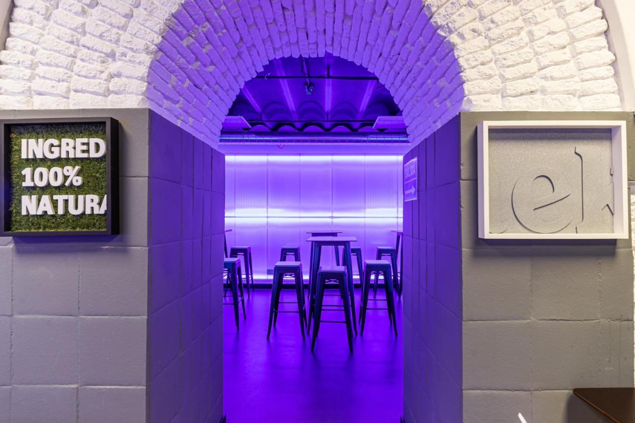Art Seven Hostel Capsules Madri Exterior foto