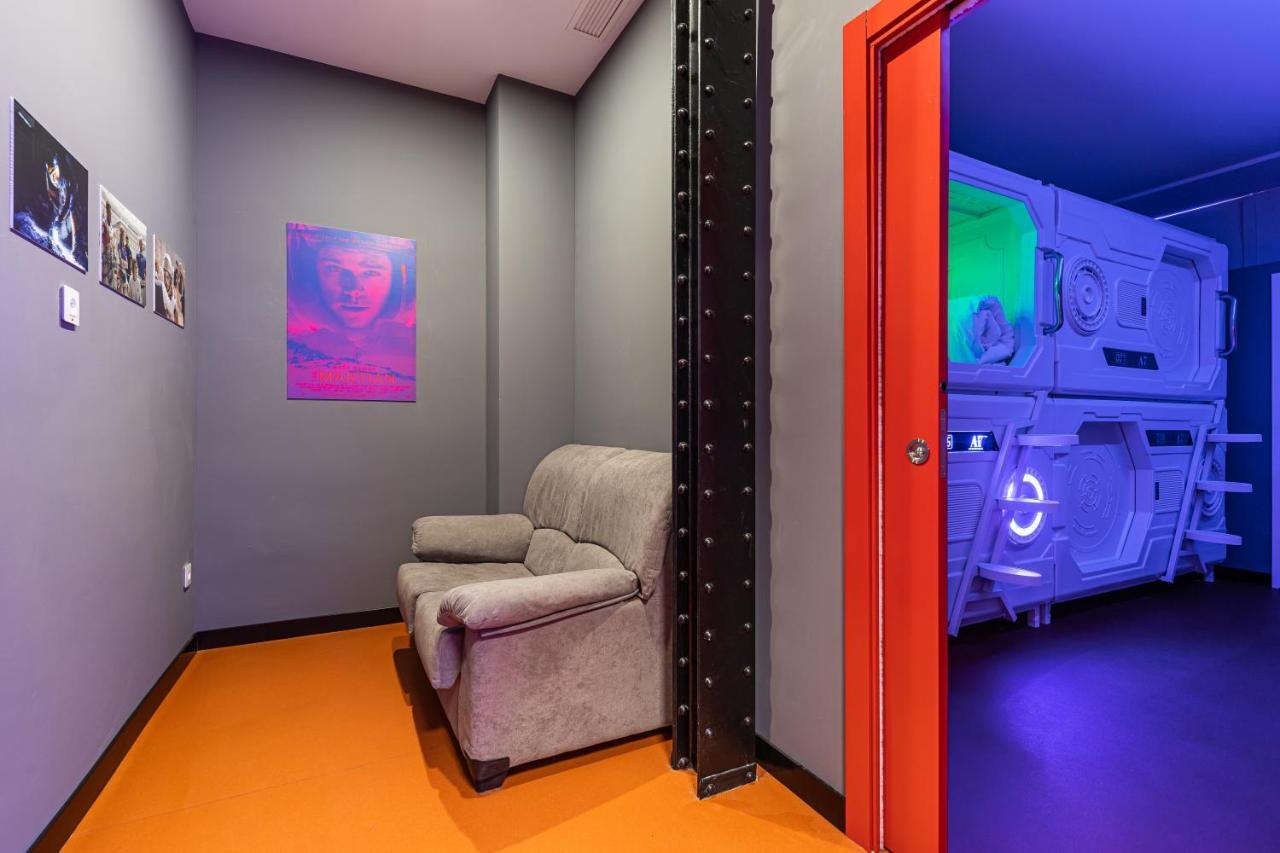 Art Seven Hostel Capsules Madri Exterior foto
