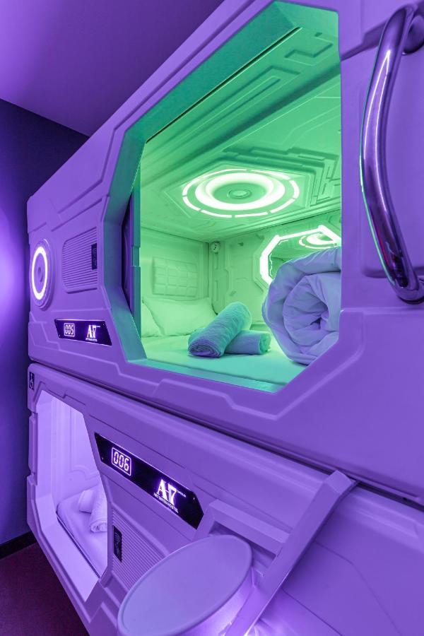 Art Seven Hostel Capsules Madri Exterior foto