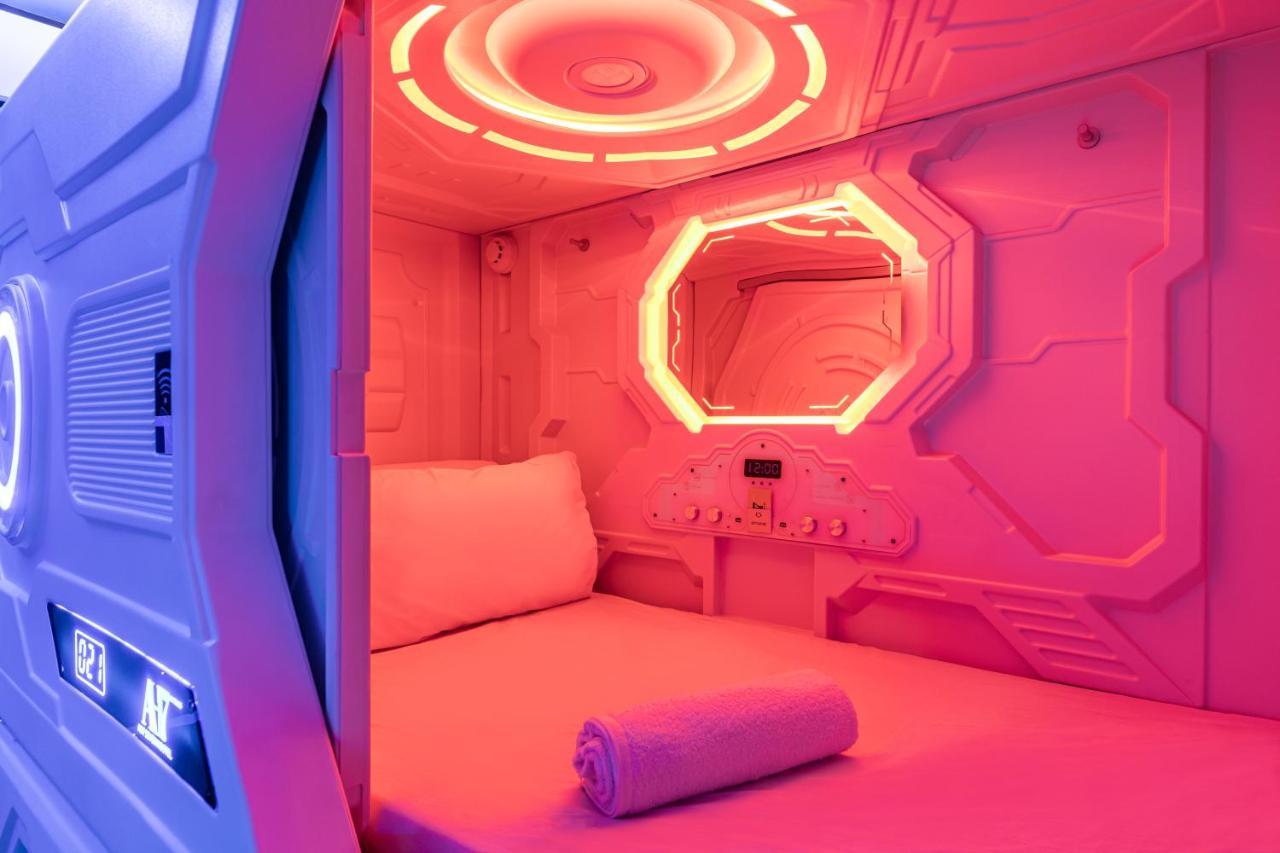 Art Seven Hostel Capsules Madri Exterior foto