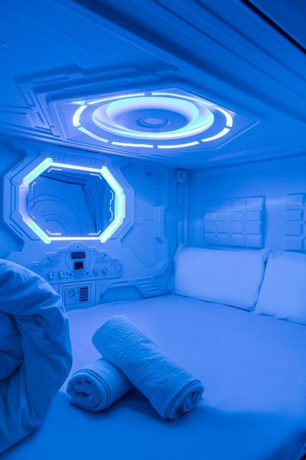 Art Seven Hostel Capsules Madri Exterior foto