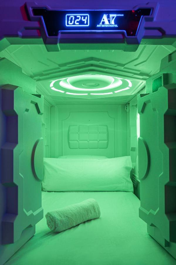 Art Seven Hostel Capsules Madri Exterior foto