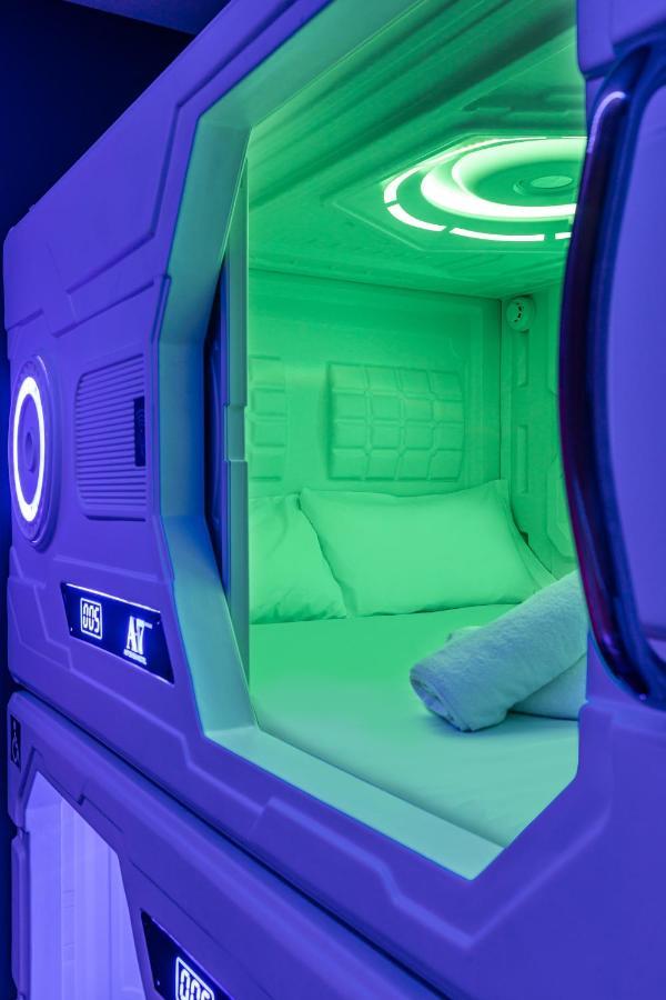 Art Seven Hostel Capsules Madri Exterior foto